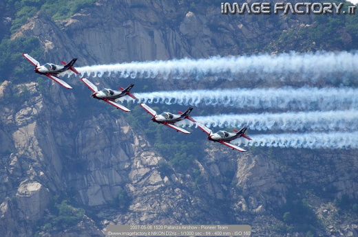 2007-05-06 1520 Pallanza Airshow - Pioneer Team
